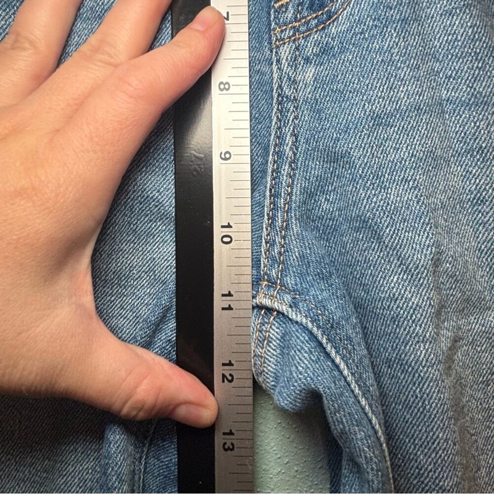 American Eagle Mom Straight Distressed Jeans | Size 4 Short - Picture 7 of 8